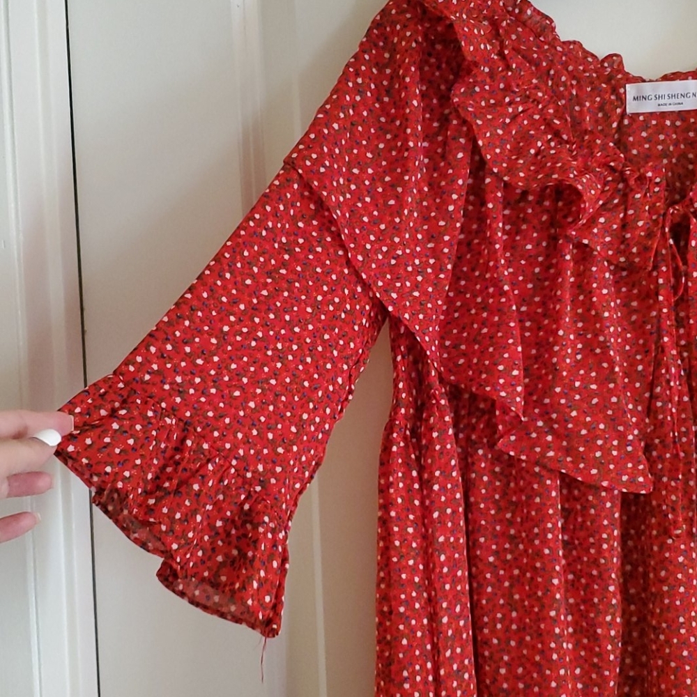 Floral Ruffle Blouse - Picture 2 of 3